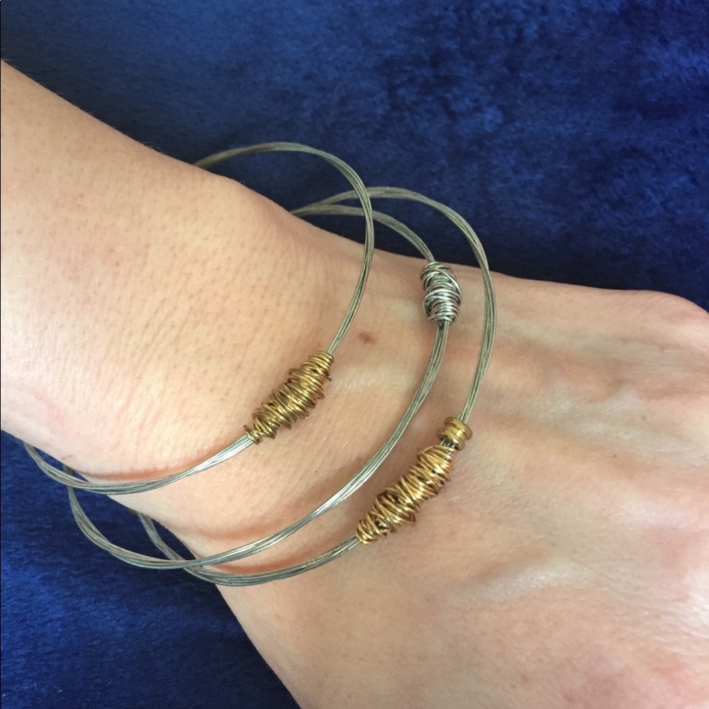 Bangle bracelets wire-type materials. - Picture 3 of 4